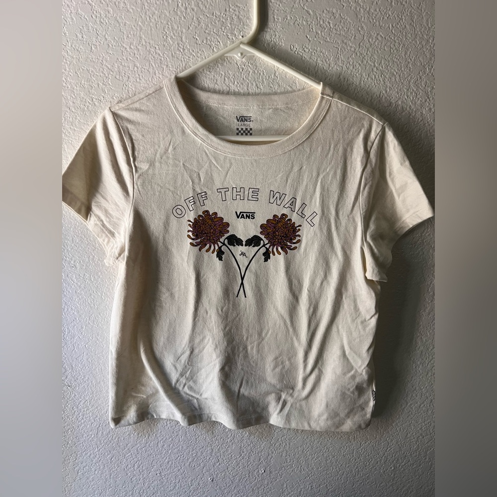 Cream cropped vans shirt with floral design